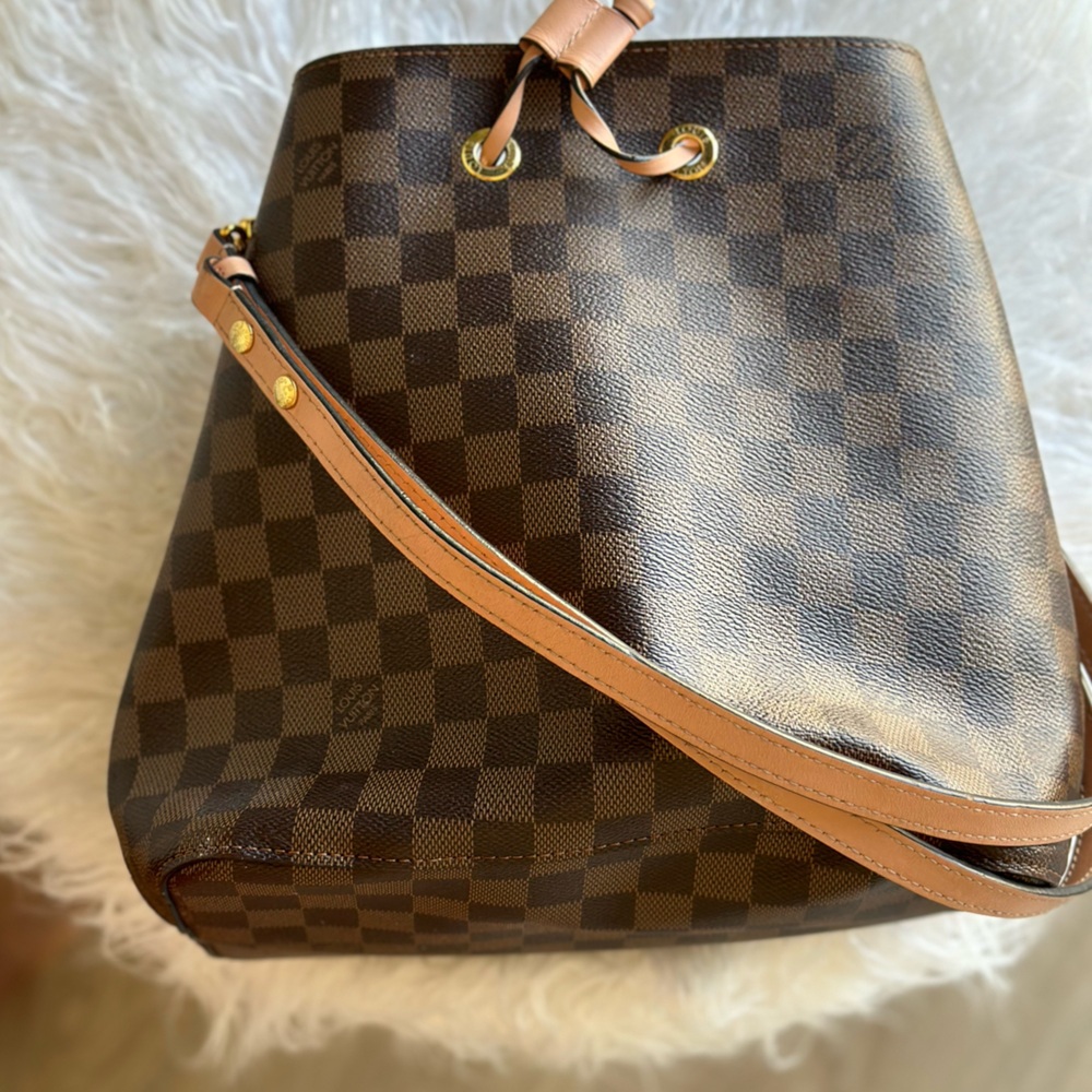 Damier Ebene Neonoe MM Venus Pink